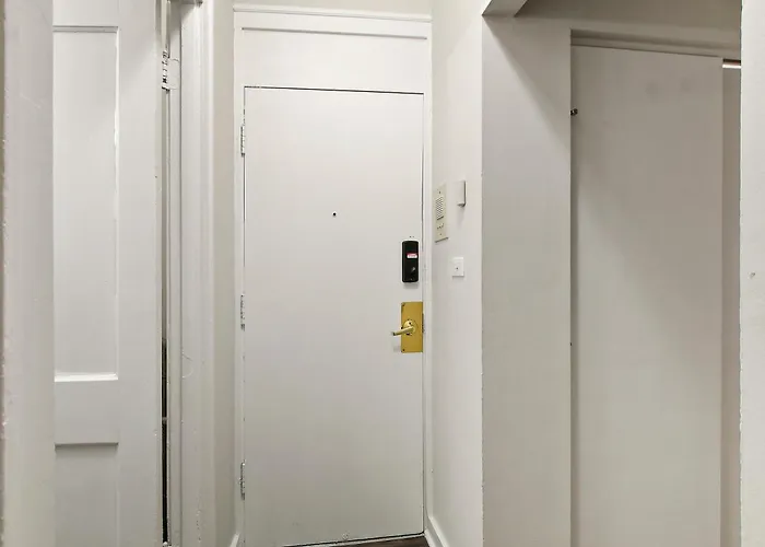 1br Tranquil Hyde Park - Harper 202 & 402 Rep Chicago