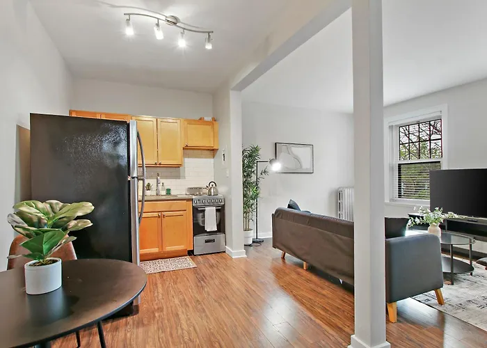1br Tranquil Hyde Park - Harper 202 & 402 Rep Chicago